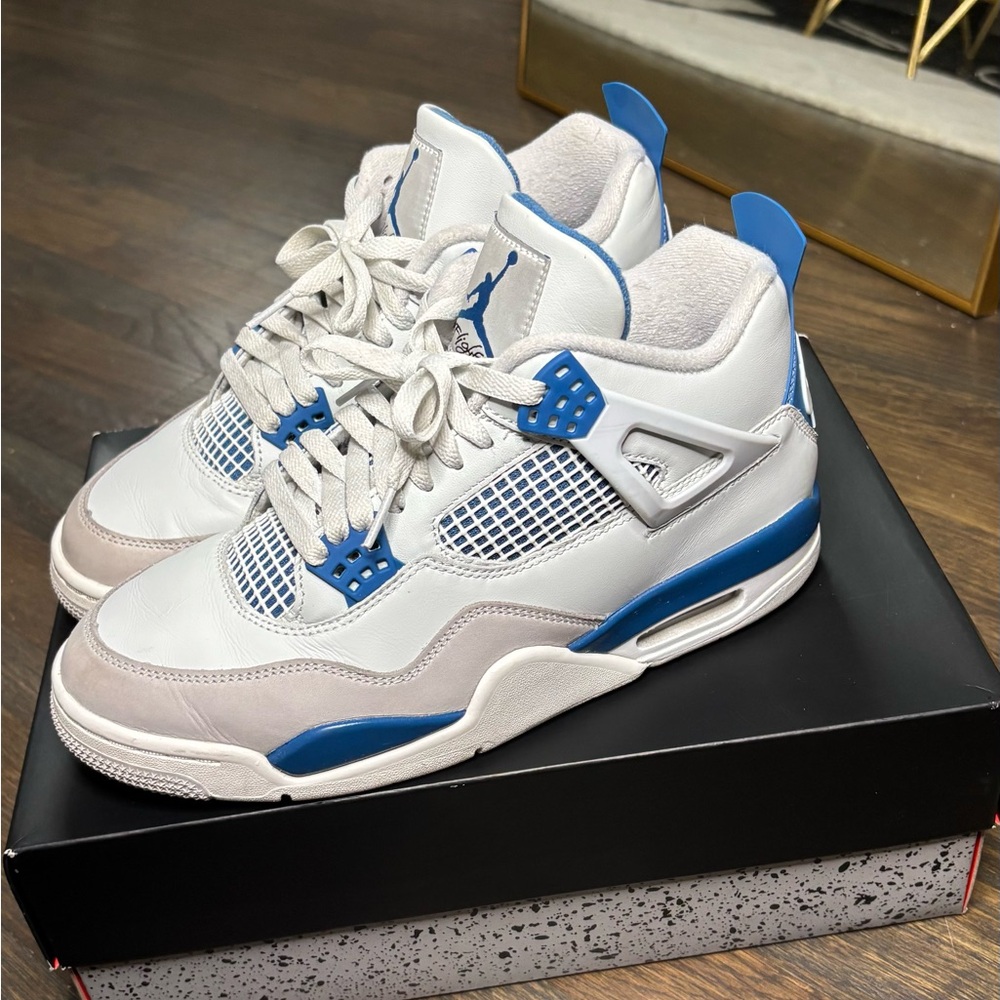 Jordan 4 Retro ‘Military Blue’